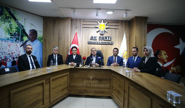 AK Parti Sözcüsü Ömer Çelik partisinin Osmaniye İl Başkanlığı'nda konuştu