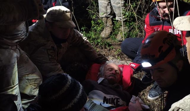 Alanya'da kaybolan 70 yaşındaki Alzheimer hastası, ormanlık alanda bulundu