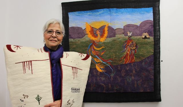 Antalya'da 'Aşina' keçe resim sergisi açıldı