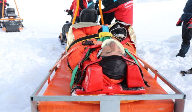 Davraz Kayak Merkezi'nde çığ tatbikatı yapıldı