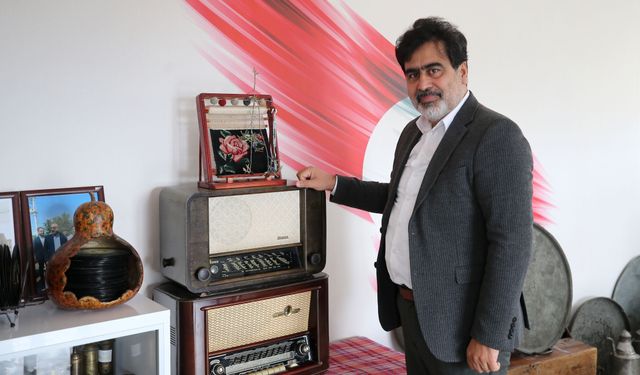 Eğitimcinin çalışır durumdaki nostalji radyoları kültürel hafızayı bugüne taşıyor