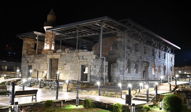 Hatay ve Osmaniye'de ilk teravih namazı kılındı