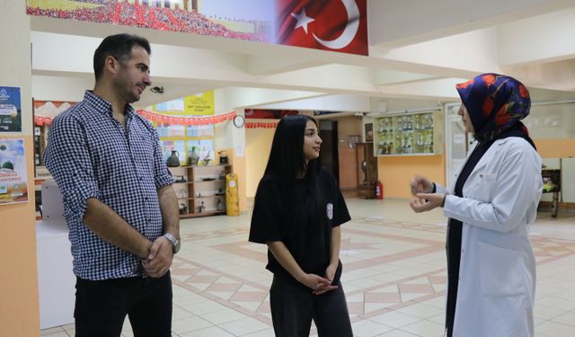 Isparta'da Heimlich manevrasıyla kurtarılan öğrenci Sultan Çetin yaşadıklarını anlattı: