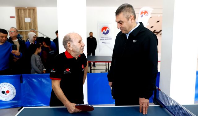 Mersin'de masa tenisi eğitim alanına 88 yaşındaki sporcunun adı verildi