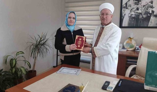 Alman vatandaşı Kerstin, İslam'ı seçerek 'Elif' oldu