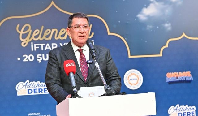 Antalya protokolü ve oda başkanları iftarda buluştu