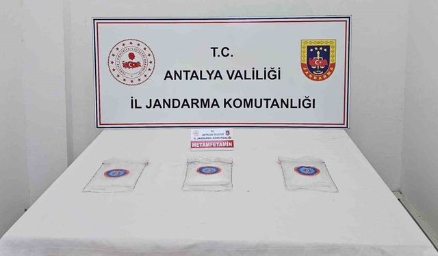 Antalya'da 1 kilo 810 gram uyuşturucu madde ele geçirildi