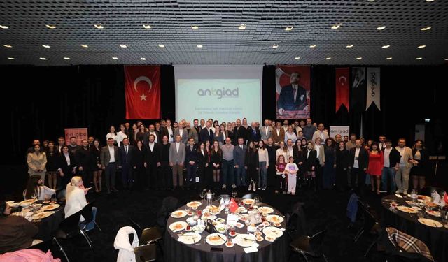 ANTGİAD iftarında 'İnsanın Fabrika Ayarları' konuşuldu
