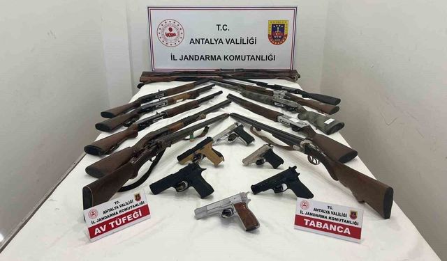 Kepez'de ruhsatsız 21 silah ele geçirildi