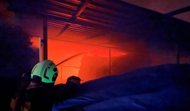 Kırıkhan'da samanlık yangını