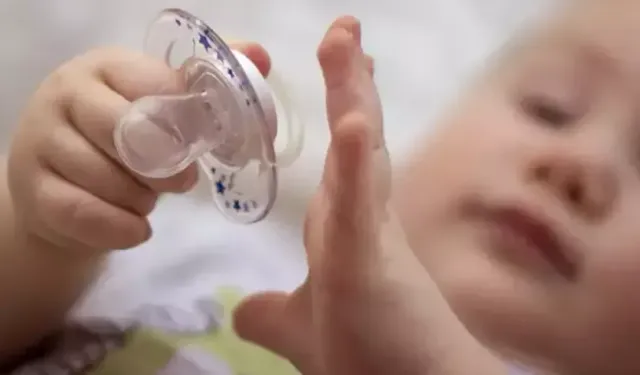 Emzik Seçiminde Kritik Uyarı: Bebeklerde Lateks Alerjisine Dikkat