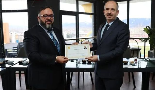 Afşin İlçe Müftüsü Gökçek’e Valilikten Başarı Belgesi