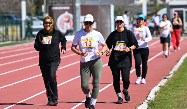 Adana'da posta dağıtıcıları milli takıma seçilebilmek için yarıştı