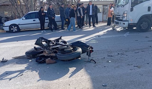 Burdur'da kamyonetle çarpışan motosikletin sürücüsü öldü