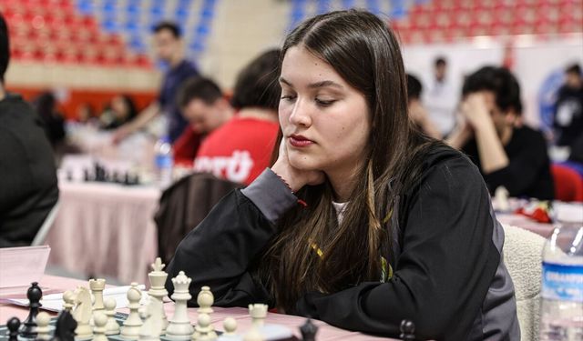 Burdur'da Üniversiteler Arası Satranç Türkiye Şampiyonası başladı