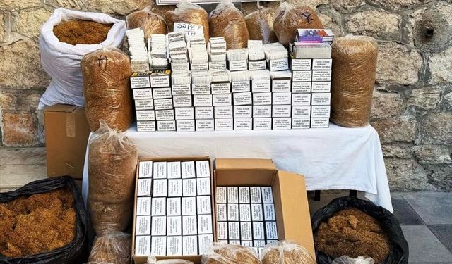 Mersin'de iş yerinde kaçak tütün ürünleri ele geçirilen zanlı gözaltına alındı