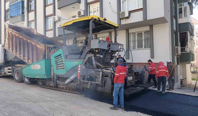Kahramanmaraş'ta asfalt yenileme çalışmaları sürüyor
