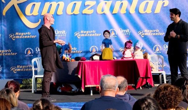 Muratpaşa Kent Meydanı'nda Ramazan buluşmaları devam ediyor