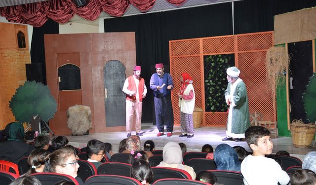 Afşin’de “Bir Nasreddin Hoca Varmış” Çocuk Tiyatrosu Sahnelendi