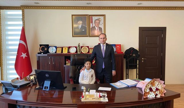 Afşin’de Kaymakamlık Koltuğu Minik Muhammet’e Emanet Edildi