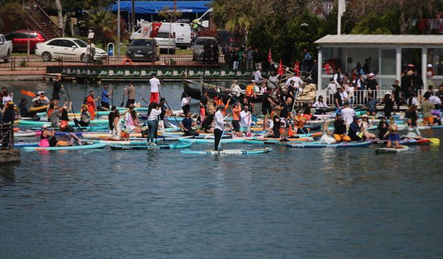 Adana'da Uluslararası Portakal Çiçeği Karnavalı kapsamında su korteji yapıldı