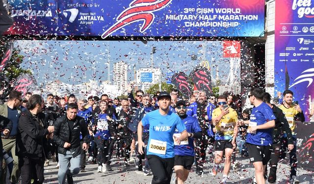 Antalya'da 21. Uluslararası Runtalya Maratonu başladı
