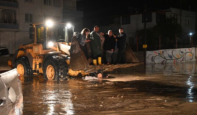 Osmaniye'de sele kapılan araçtaki 2 kişi yaşamını yitirdi