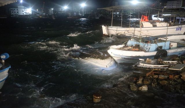Hatay'da fırtına etkili oluyor