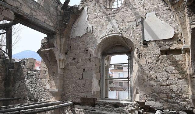 Isparta'da tarihi Aya Yorgi Kilisesi'nde restorasyon çalışmalarına başlandı