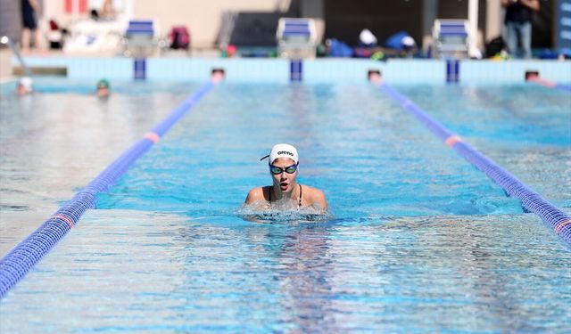 Olimpiyat şampiyonu Rouwendaal, milli yüzücü Su İnal'ı 'kürsü' için hazırlıyor