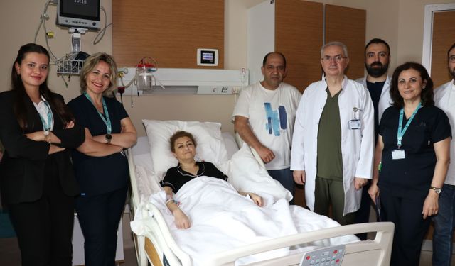 Önce böbrek sonra pankreas nakli olan kadın 36 yıldır çektiği diyabetten kurtuldu