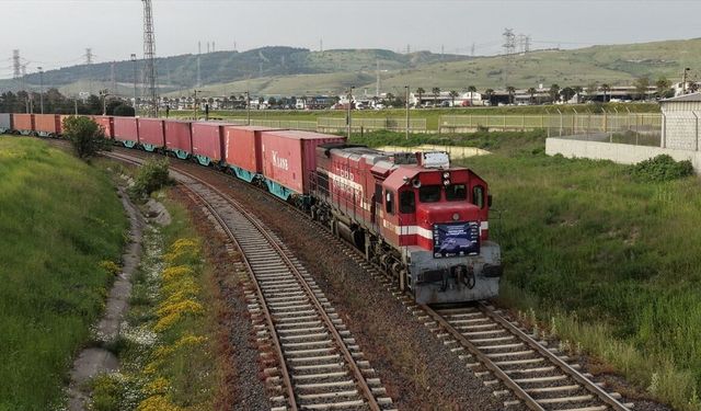 Pasifik Eurasia İzmir'den Şanghay'a ilk ihracat blok trenini uğurladı
