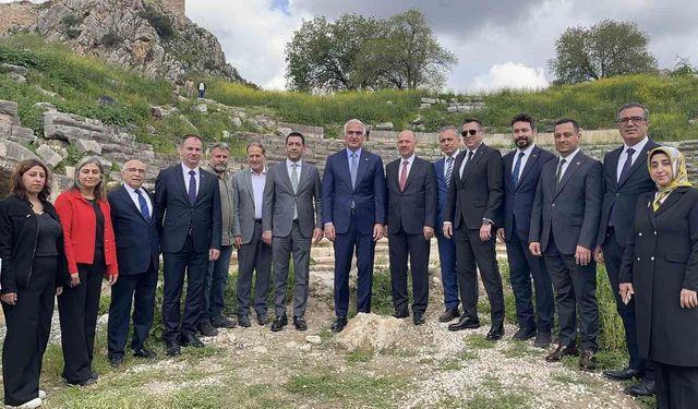Bakan Ersoy, Kastabala Antik Kenti'nde incelemelerde bulundu