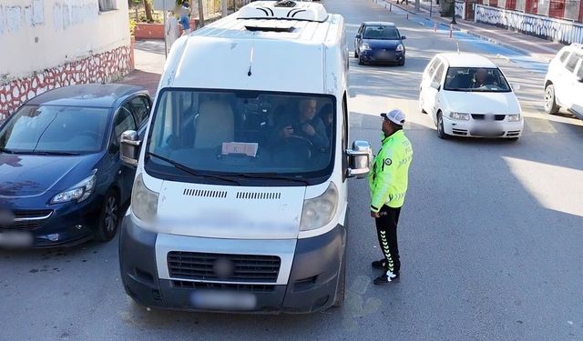 Burdur'da 101 araç ve sürücüsü kontrol edildi