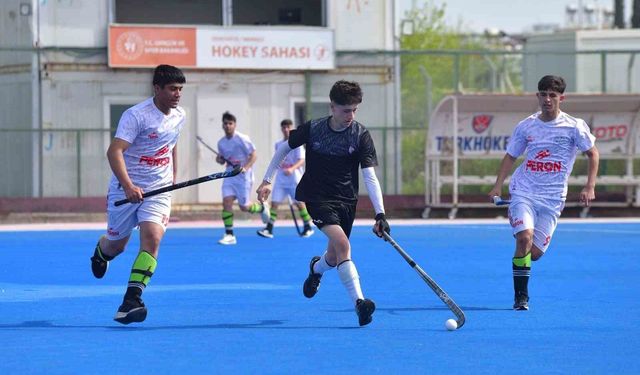 Okul sporları hokey grup müsabakaları Osmaniye'de başladı