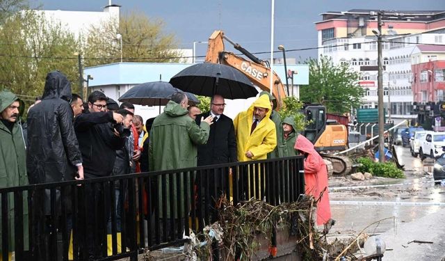 Osmaniye'de sel alarmı: 251 araç, bin 93 personel görevde