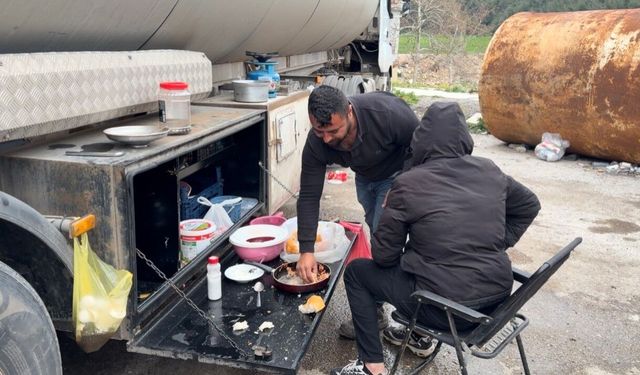 Osmaniye'de şoförlerin zorlu nöbeti: 12 gündür yükler boşaltılmadı