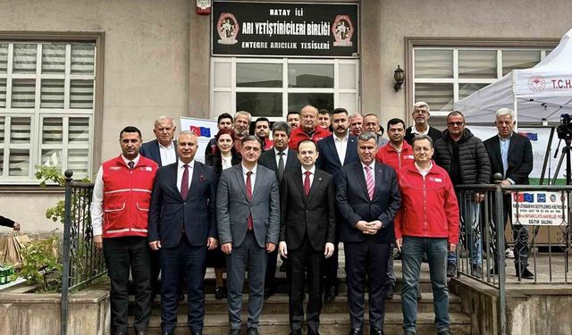 Payas'ta arıcılara malzeme desteği sağlandı