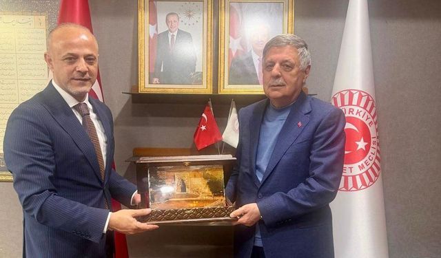 Başkan Kıraç’tan Nevzat Pakdil’e Anlamlı Ziyaret