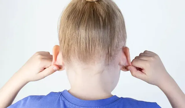 Kepçe kulakta yenidoğan döneminde ameliyatsız tedavi mümkün