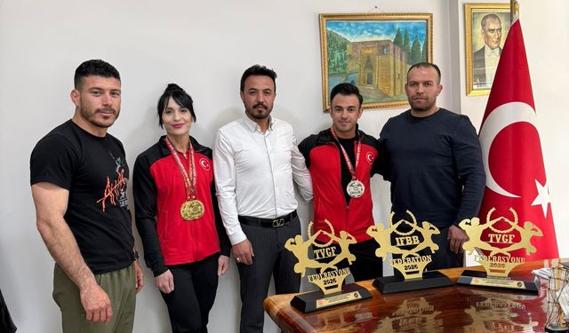 Şampiyon Sporculardan Destekçilerine Anlamlı Ziyaret