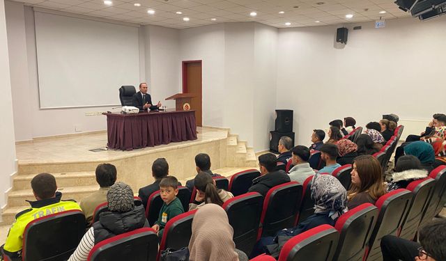 Afşin’de Sürücü Adaylarına Bilgilendirme Toplantısı Düzenlendi