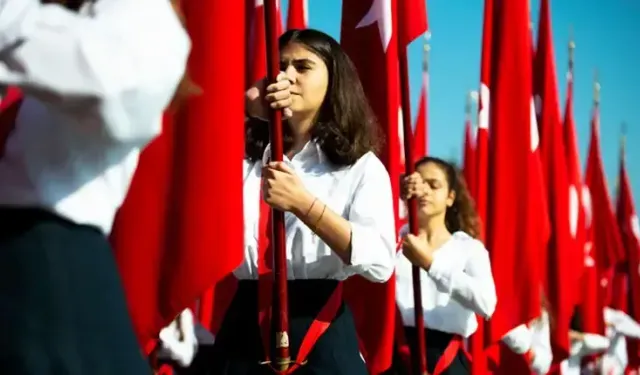 19 MAYIS RESMİ TATİL Mİ, HANGİ GÜN 2026? || 19 Mayıs okullar tatil mi, 18 Mayıs yarım gün mü, tatil kaç gün?