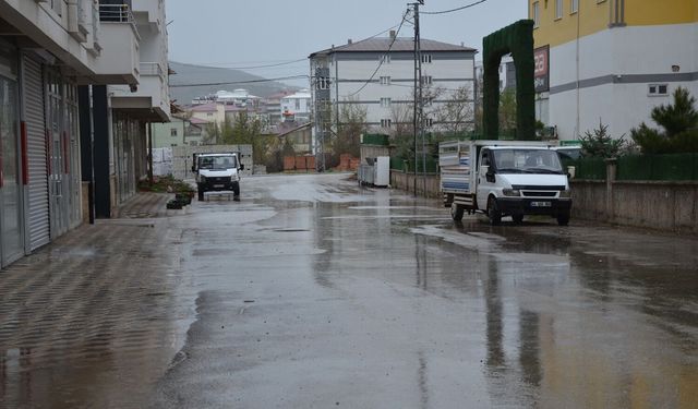 Afşin’de Sağanak Yağış Etkili Oldu