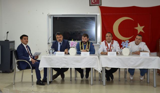 Afşin’de Ünlü Şefler Öğrencilerle Deneyimlerini Paylaştı