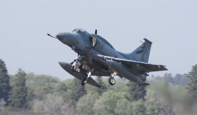 SON DAKİKA: Arjantin’de 60 Yıllık Skyhawk Dönemi Sona Erdi | A-4AR Filosuna Veda, Yeni Güç F-16M’ler