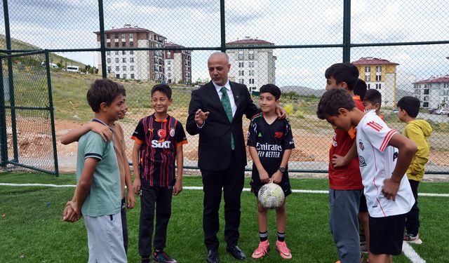 Başkan Kıraç, Çocuklarla Halı Sahada Buluştu