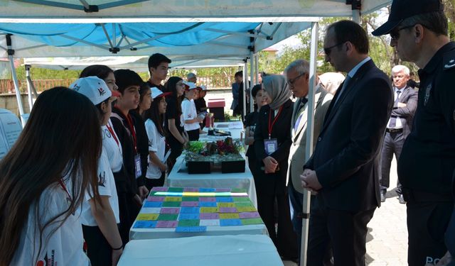 Sultan Alparslan Ortaokulu’nda TÜBİTAK Bilim Fuarı Açıldı