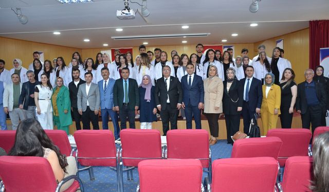 Afşin’de Geleceğin Hemşireleri Beyaz Önlüklerini Giydi