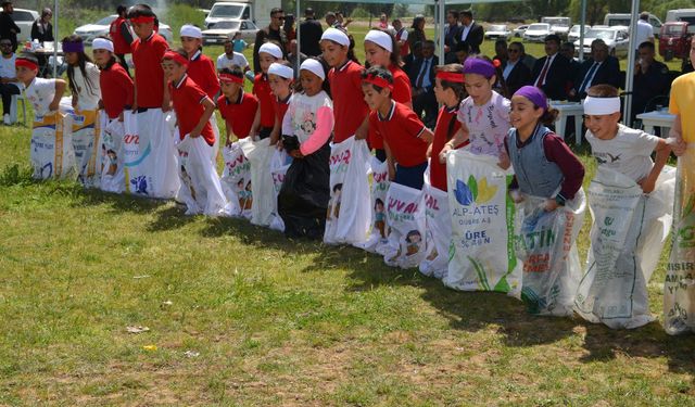 Afşin’de Geleneksel Çocuk Oyunları Şenliği Gönülleri Fethetti